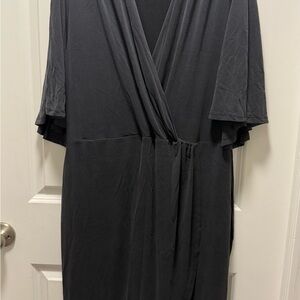 Lulu's Classic Black Top